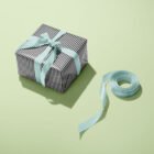 minima_2_8_Gift_Box_Wrapping_Paper